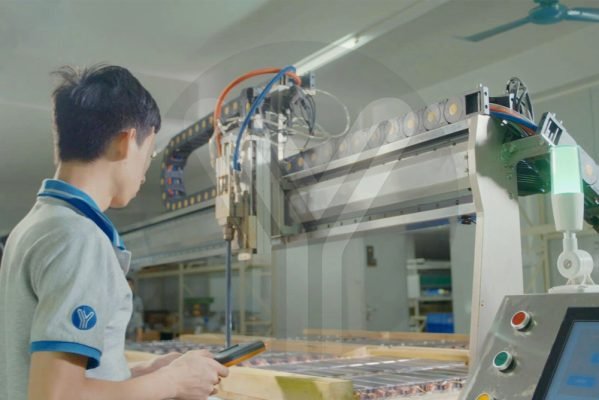 Автоматическое оборудование для наполнения смолой