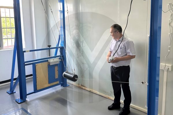 Испытание на удар молотком YLI